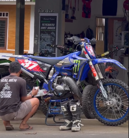 dirt bike sdf